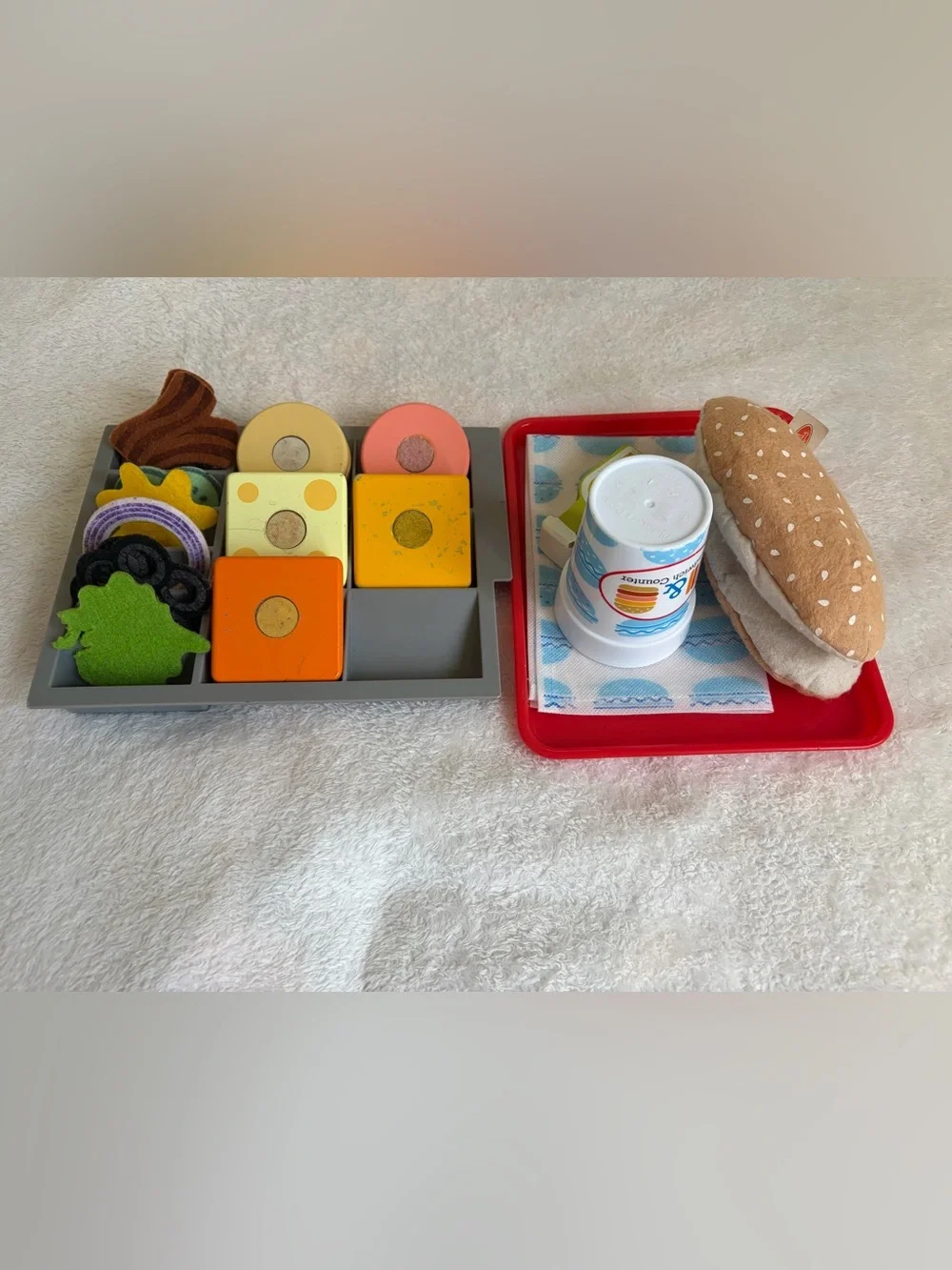 Melissa & Doug Slice and Stack Sandwich shop